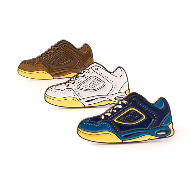 The Reynolds 1 Lapel Pin in Navy / Gum